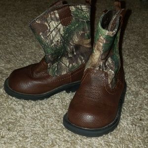 Realtree Boots (baby size 4)